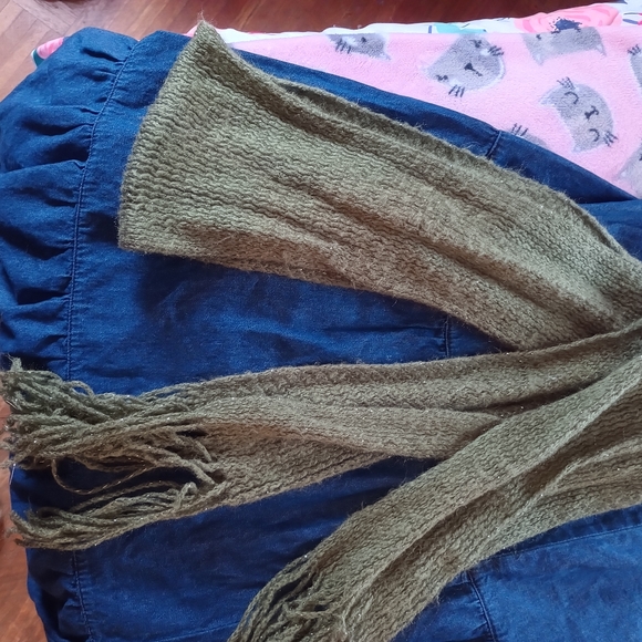 Green clothes - Picture 8 of 8